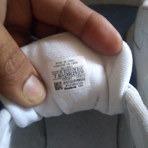 Men's Reebok Classics - Picture 6 of 6